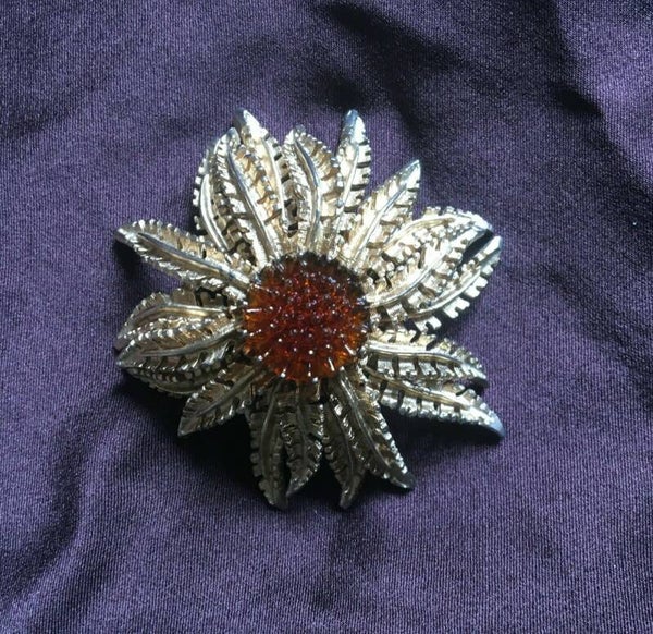 Vintage Signed Sarah Coventry Gold Tone Floral Brooch/Pin.