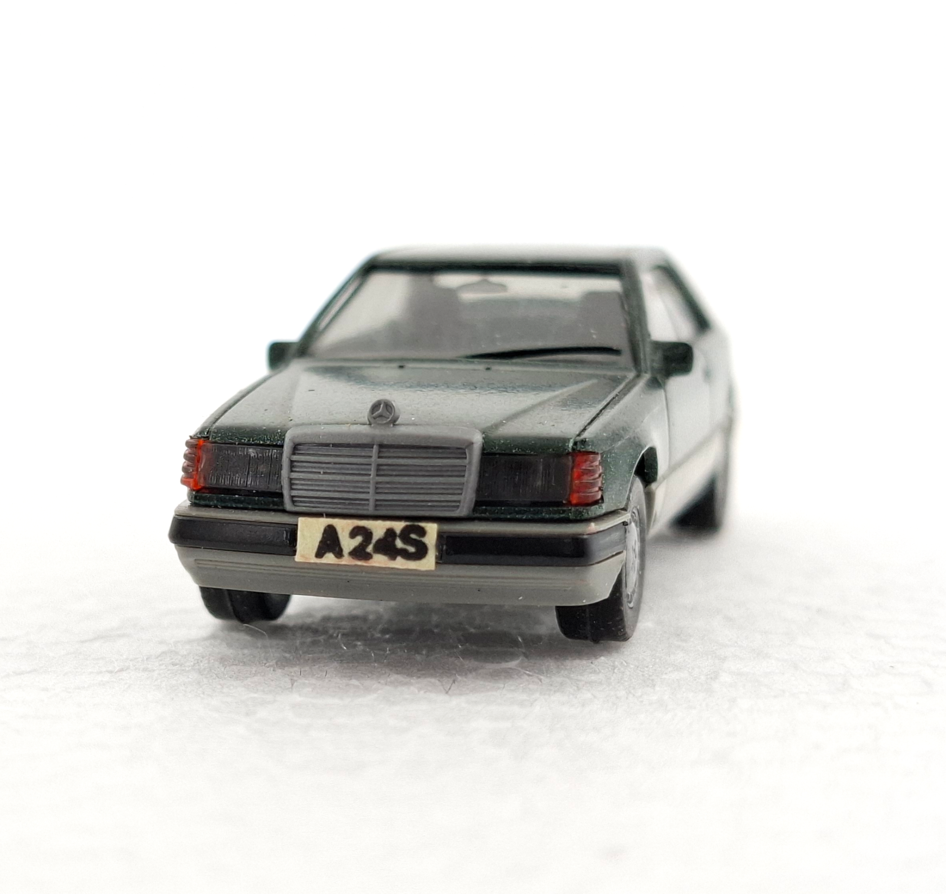 Herpa 2085 Mercedes-Benz 300 GE met kenteken – H0 (1:87)