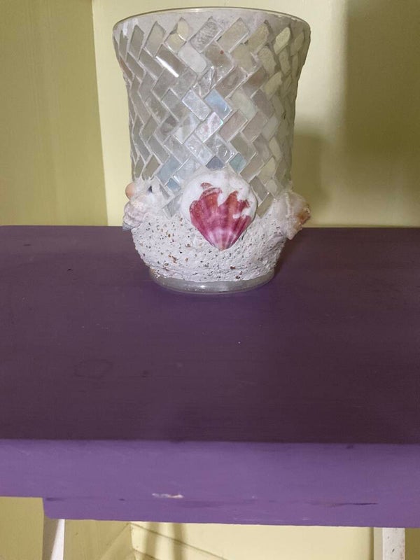 Glass candle holder