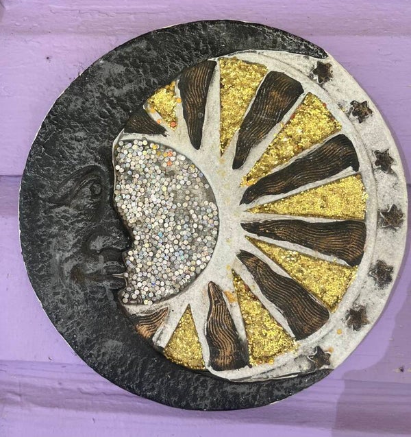 Concrete sun/moon