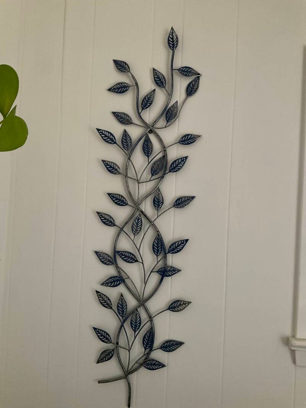 Sculptured vine