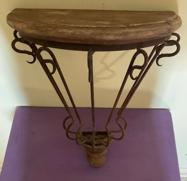 Wall hanging scone
