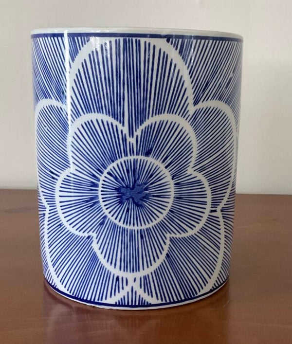 Kitchen utensil holder