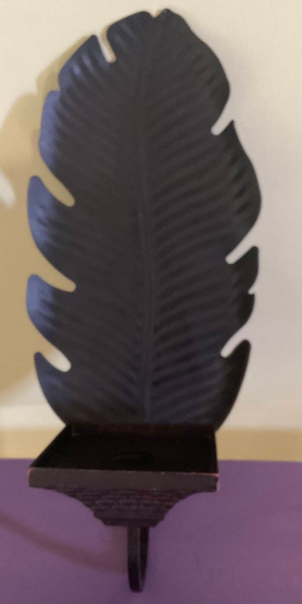 Leaf sconce