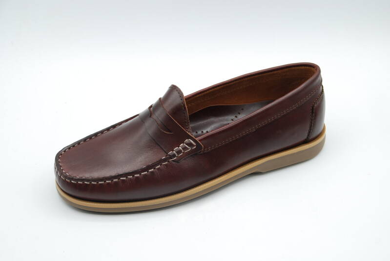 1004-cow-wax-bordeaux-emilio-standard.jpg