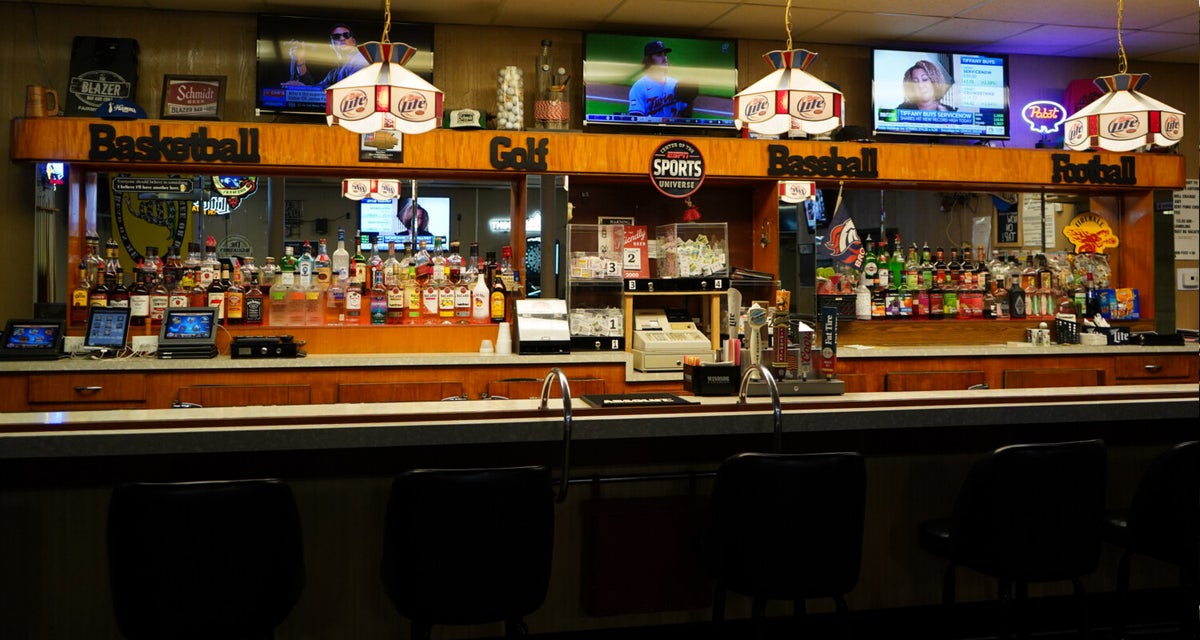 Blazer Bar & Grill / Downtown Food & Beverage Establishments | Downtown ...