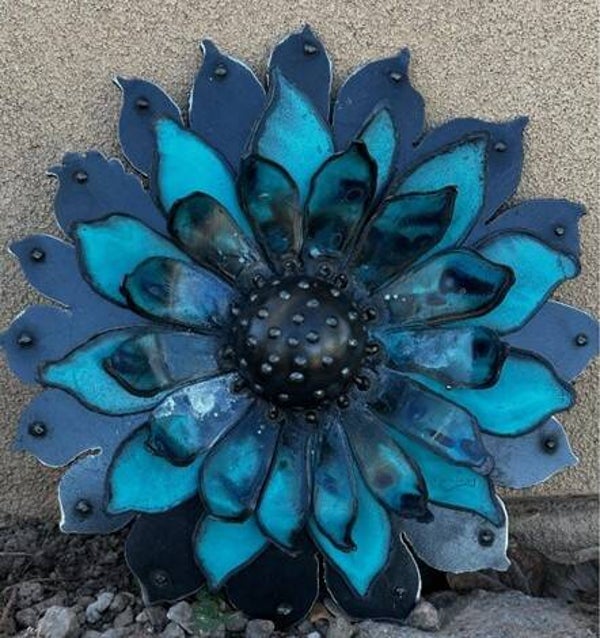12" Wall Flower