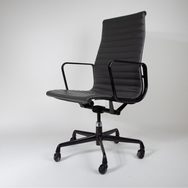 90s Eames EA119 desk chair by Herman Miller