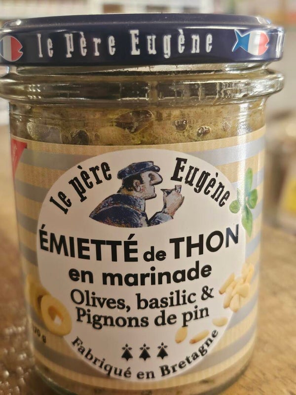 Émietté de Thon en marinade, Olives,basilic et pignons de pin