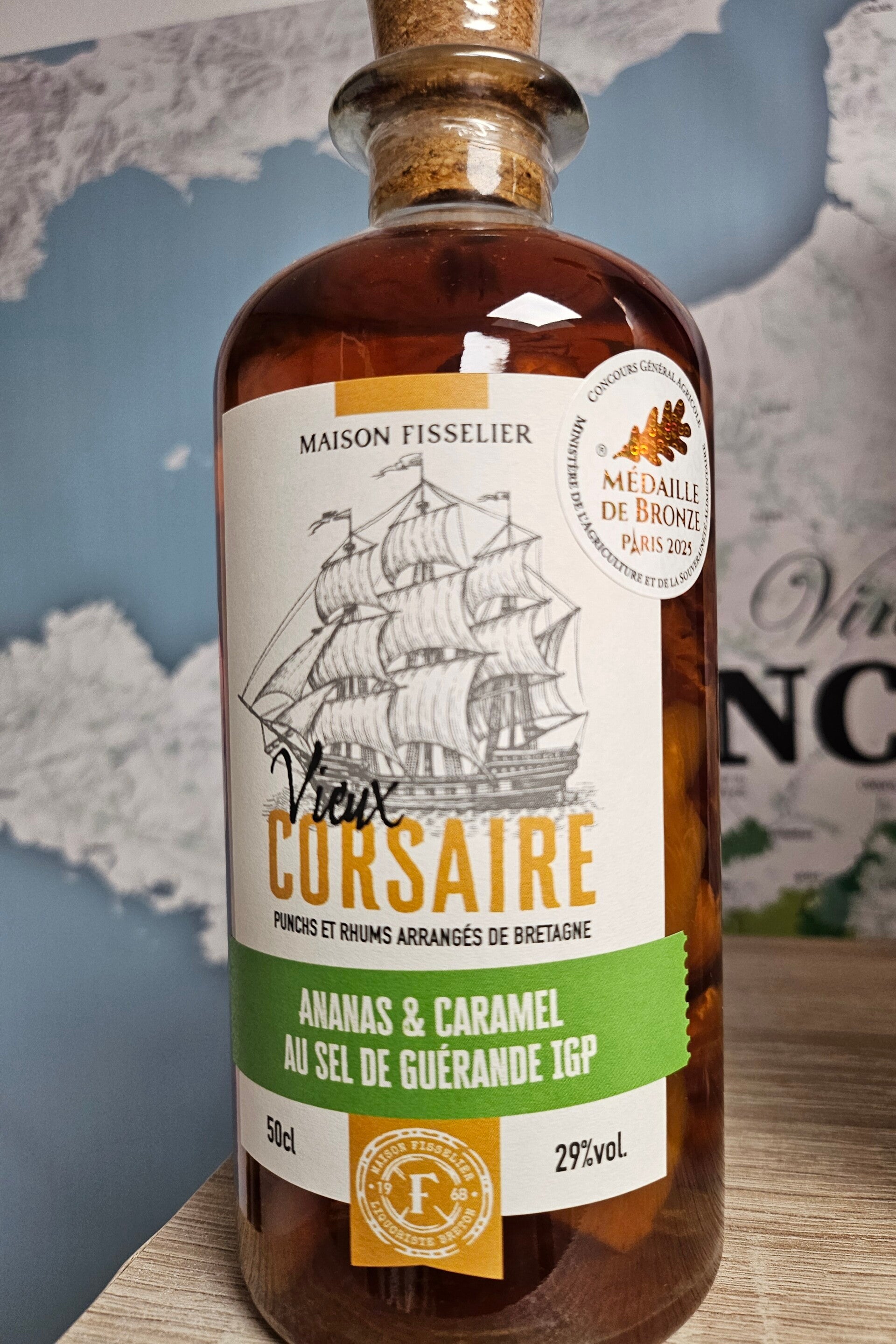 Vieux CORSAIRE Rhum arrangé Ananas et Caramel au sel de Guérande IGP, Maison FISSELIER, 50cl  29% VOL