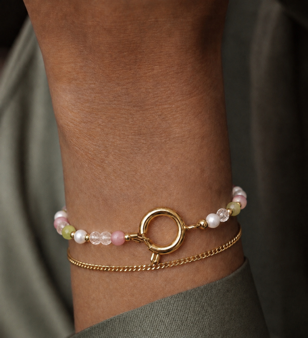 Graviertes Edelstein-/Perlenarmband mit Verschluss deiner Wahl Gold | Silber - Initialen Charm