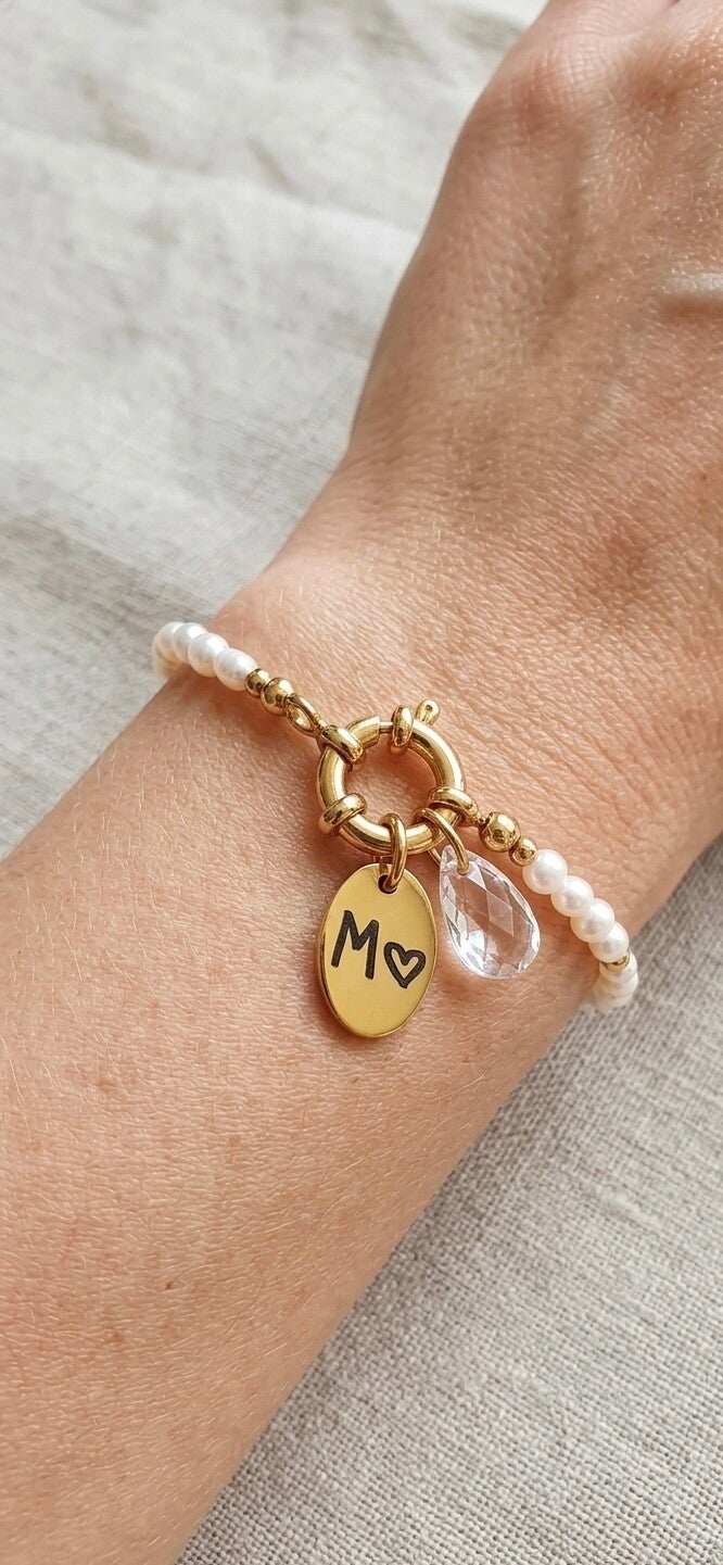 Graviertes Edelstein-/Perlenarmband mit Sailor-Verschluss Gold | Silber - Initialen Charm