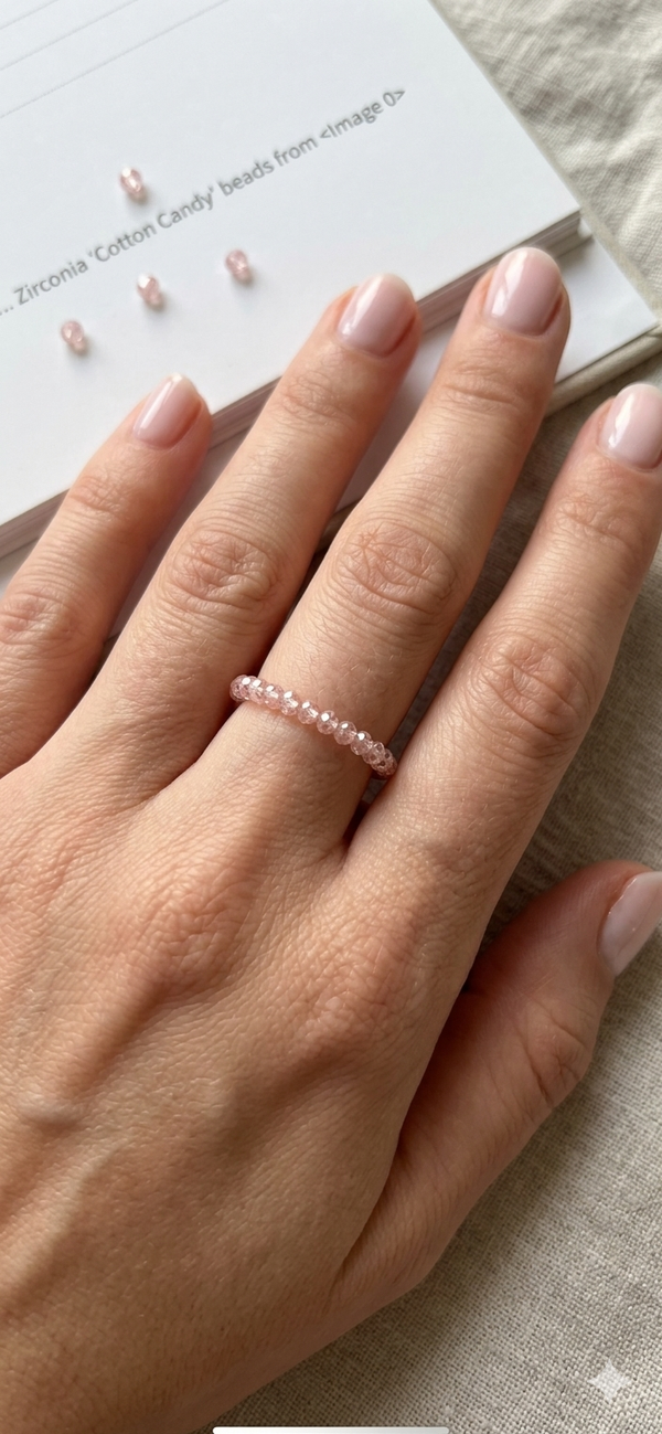 filigraner Ring mit echten Zirkoniasteinen veredelt - Stretchring
