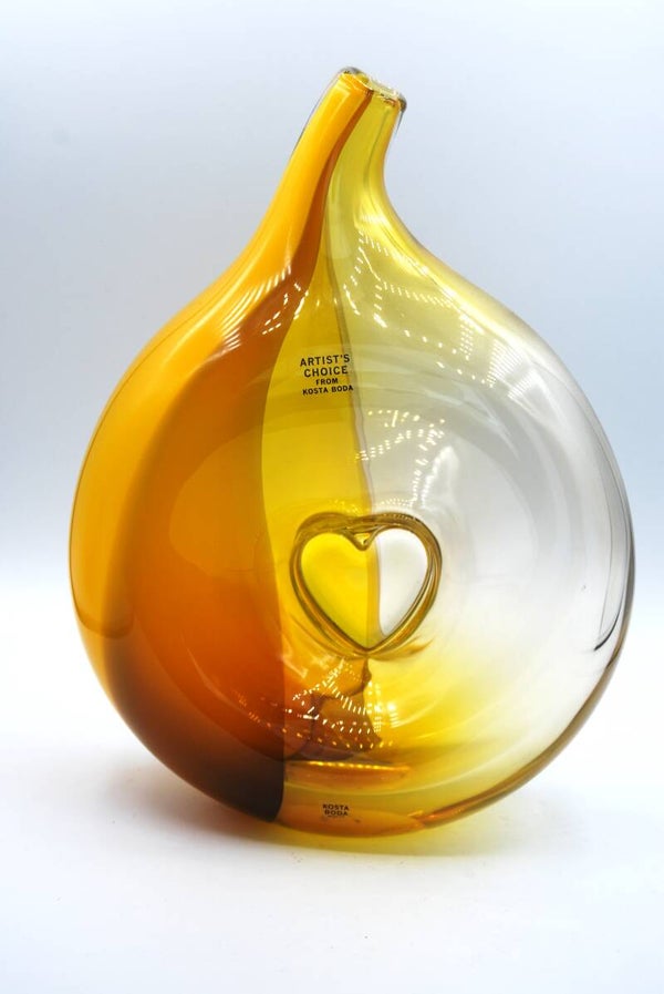 KOSTA BODA: KJELL ENGMAN. HUGE VASE "BALI" IN YELLOW. 28 CM. SIGNED.