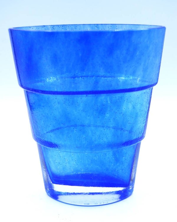 KOSTA BODA: ANNA WÄHLSTRÖM. VASE "MEZZO" IN BLUE. SIGNED.