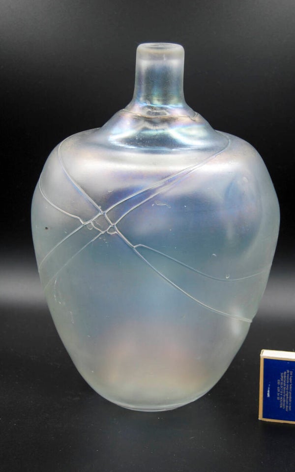 KOSTA BODA. BERTIL VALLIEN. LARGE VASE "PEARL" SIGNED.