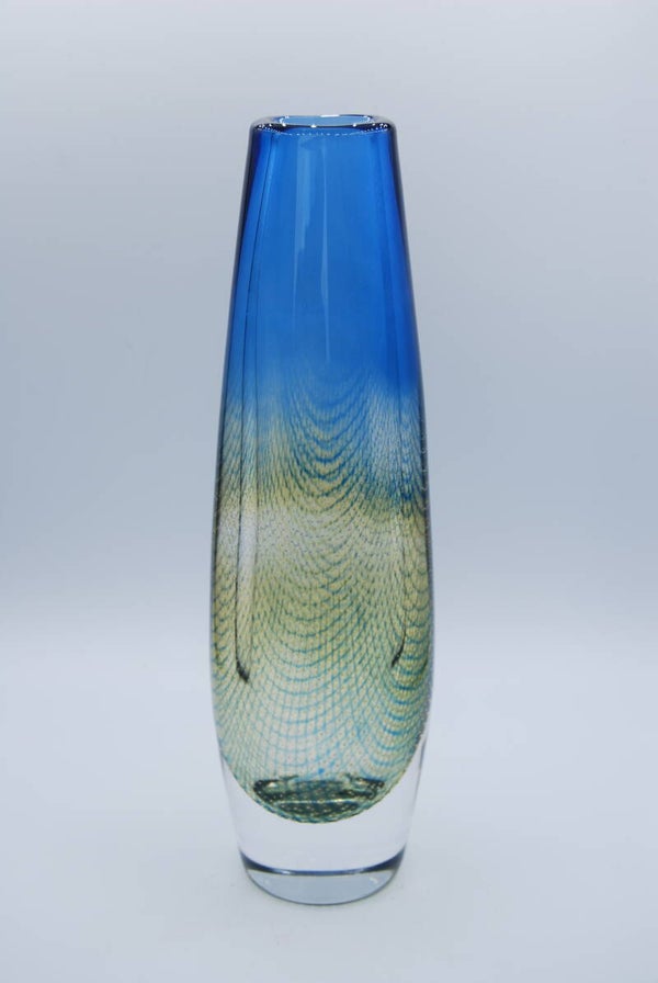 ORREFORS: SVEN PALMQUIST. LONG VASE "KRAKA" IN BLUE AND AMBER. FULLY SIGNED