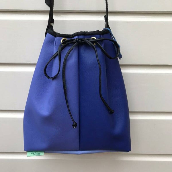 Leer Blauw