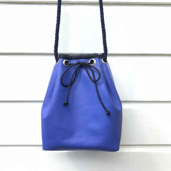 Blauw leer