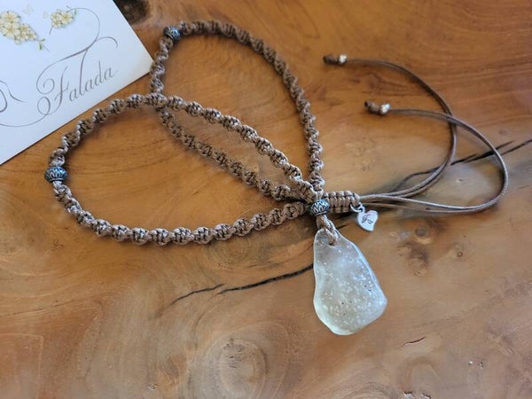 Falada's ~ Libisch Woestijnglas Amulet