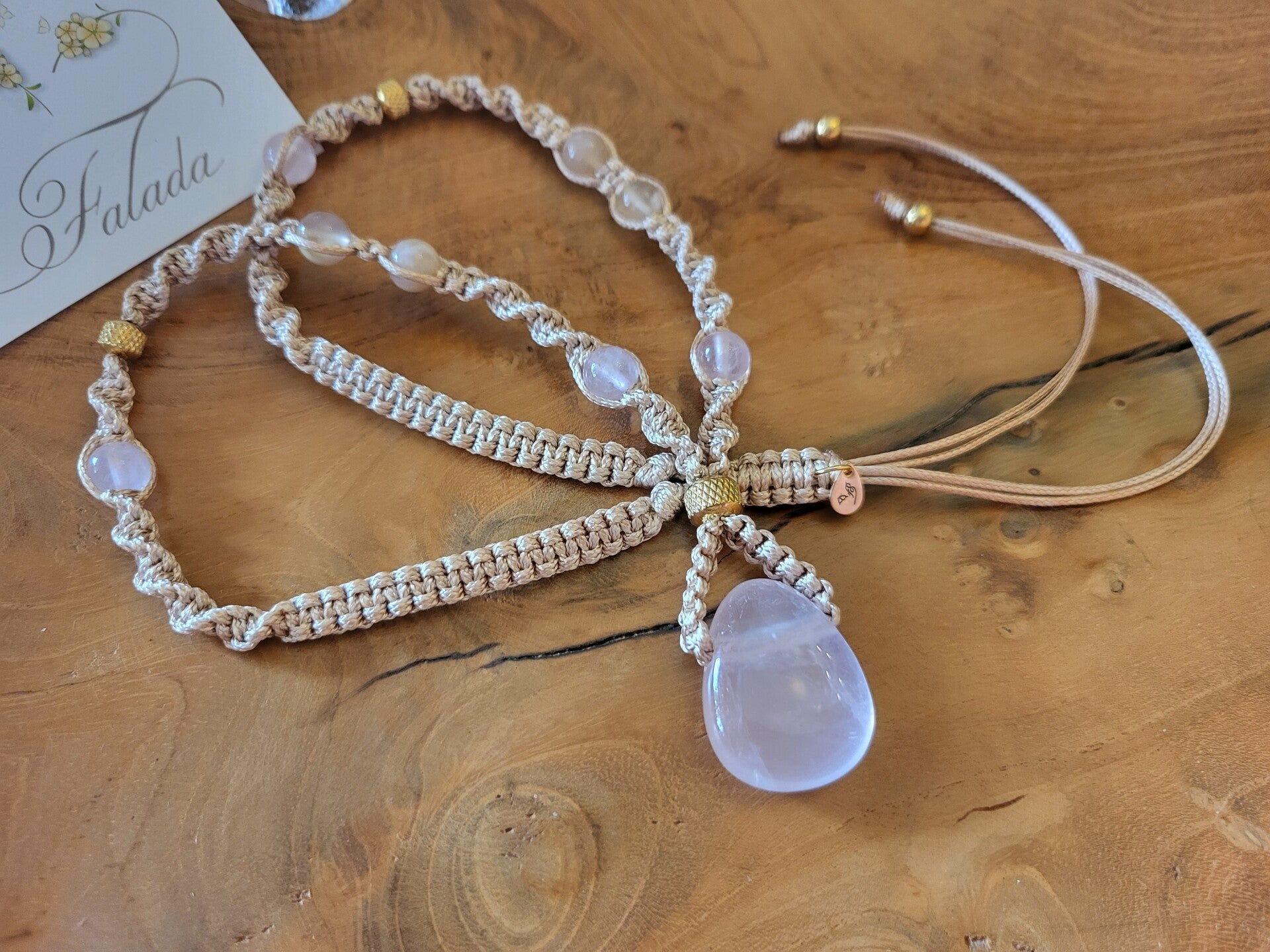 Falada's ~ Rozenkwarts Amulet