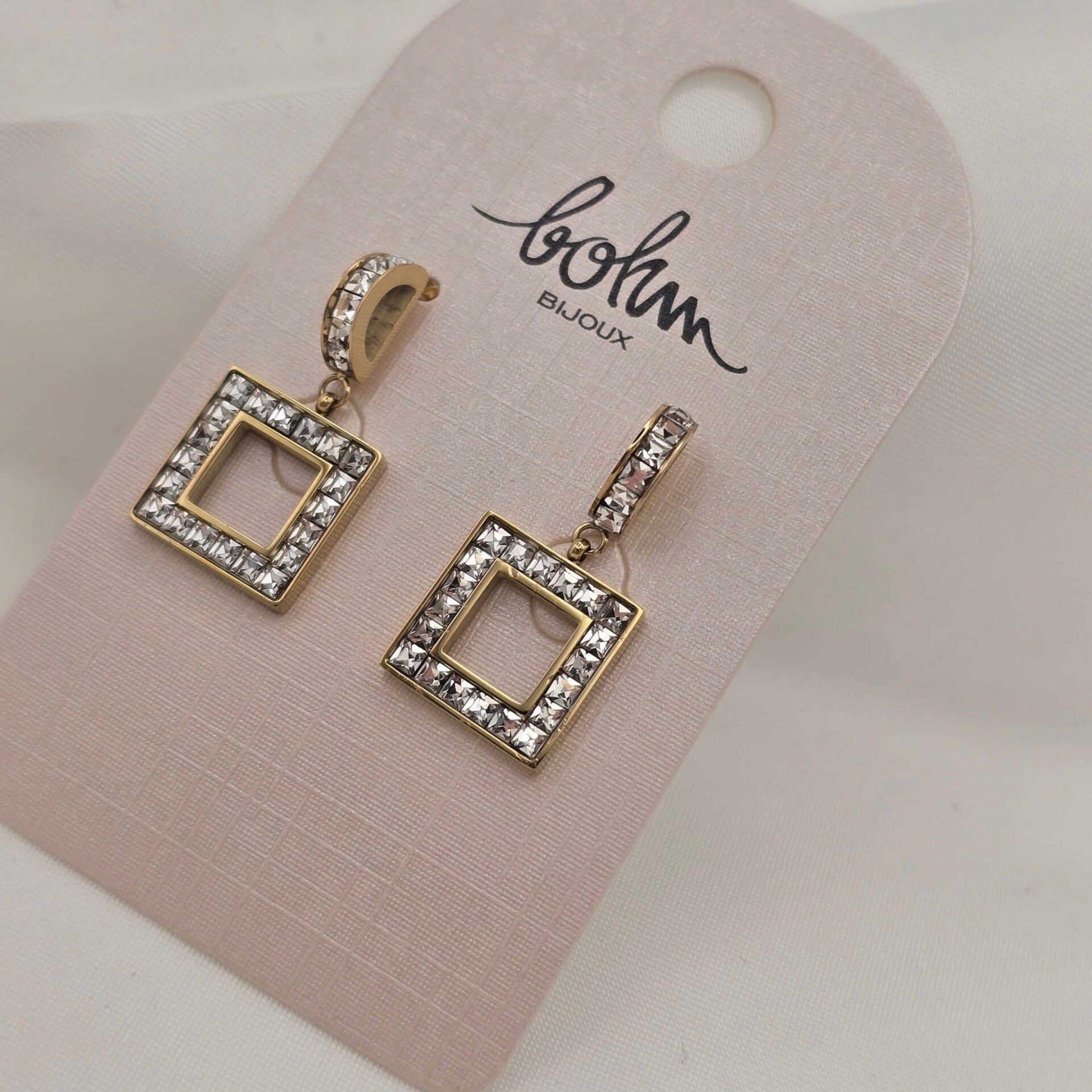 Boucles d’oreilles carrées en acier et strass