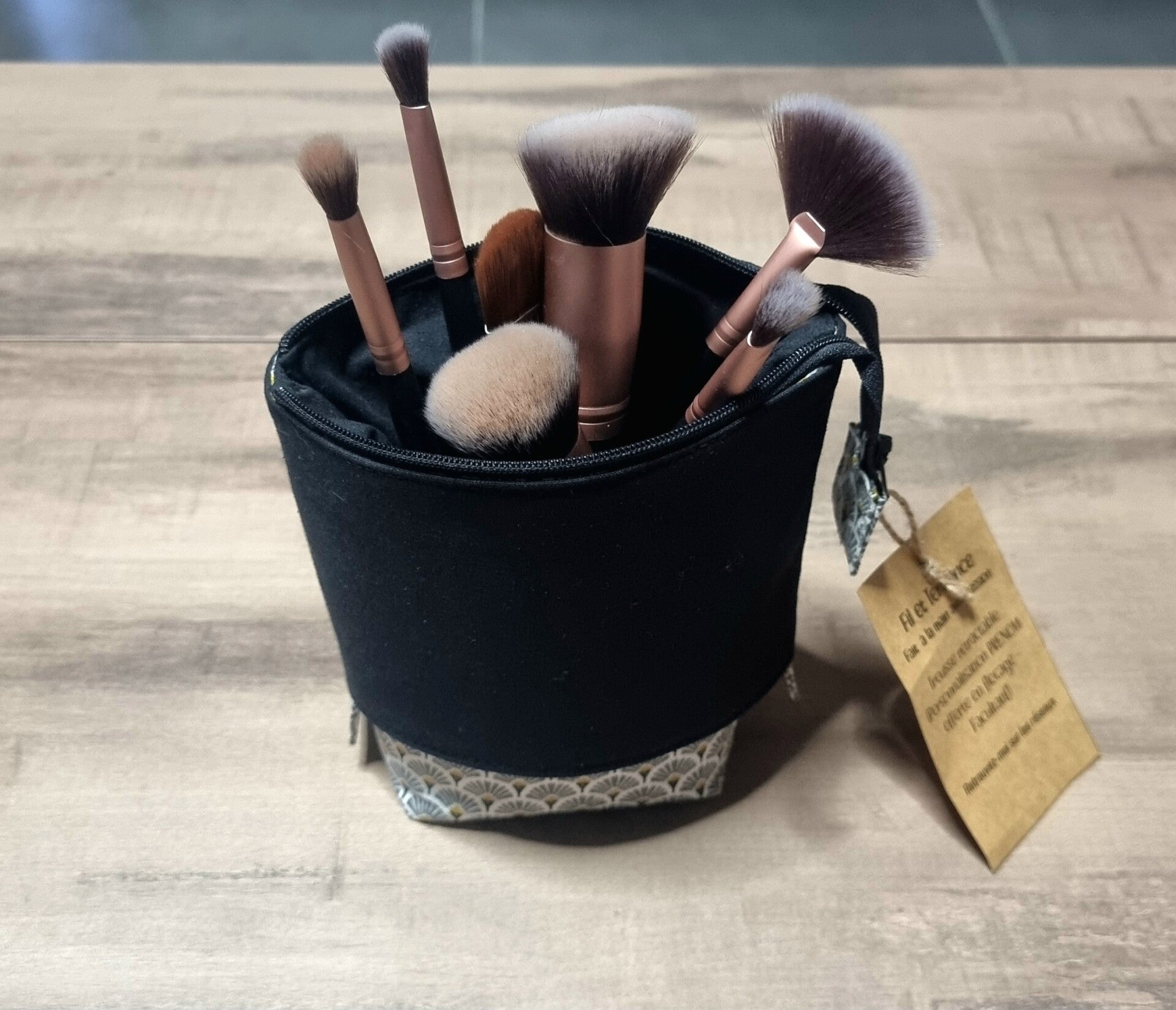 Trousse rétractable  (crayons, maquillages) fait main