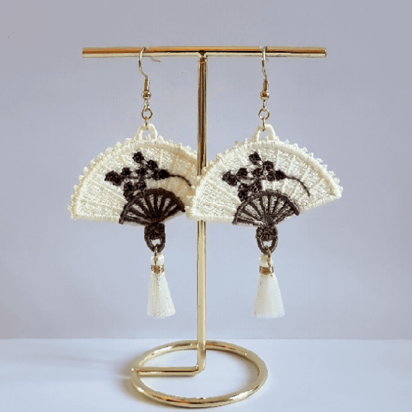 Boucles d'oreilles Éventail "Sakura" – écru Dentelle Brodée Main