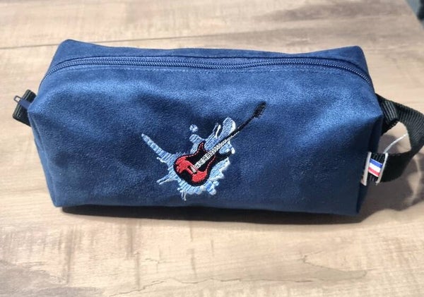 Trousse Rectangulaire "Rock" – Suédine & Broderie Guitare
