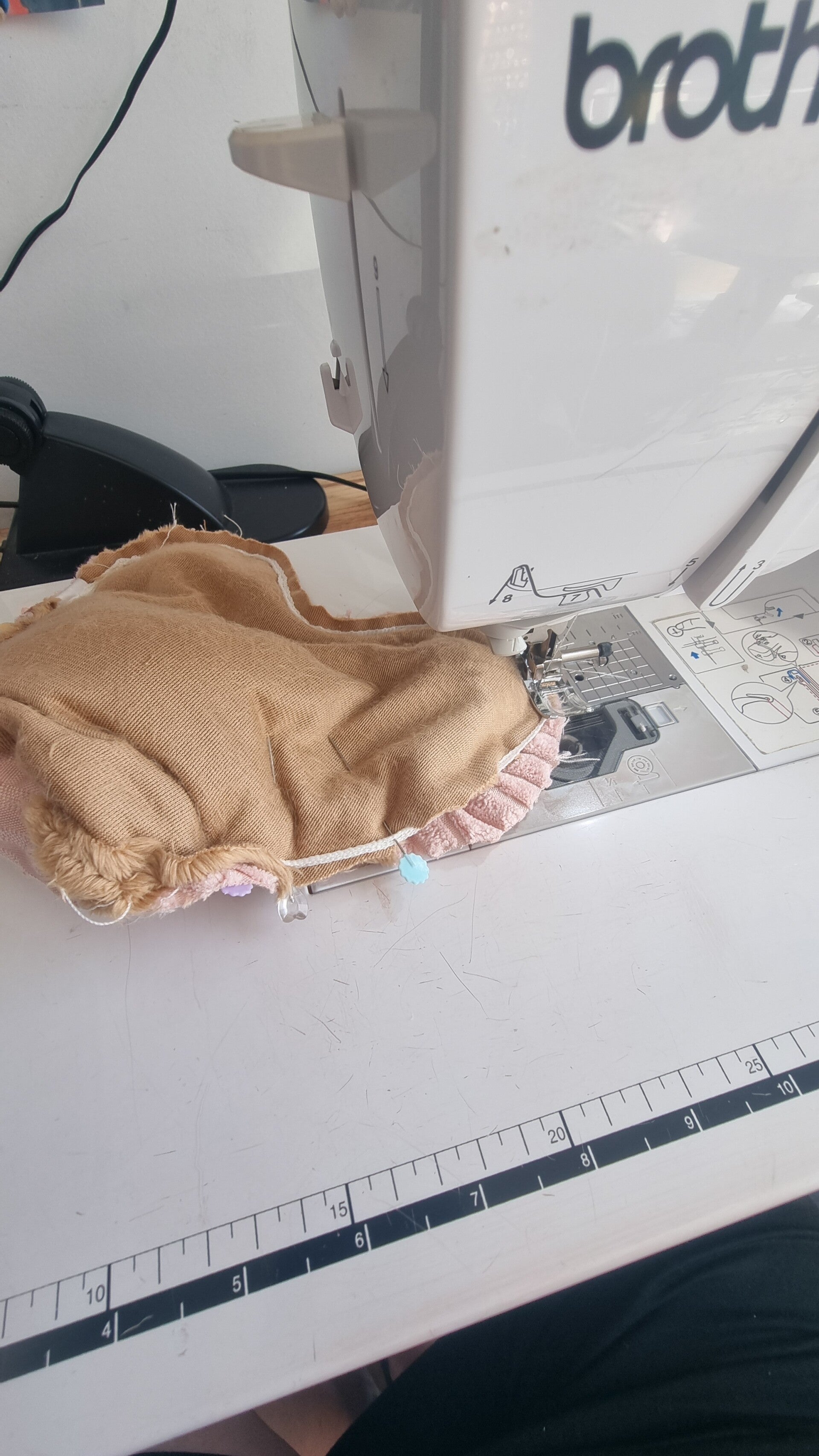 Recoudre doudou après broderie 