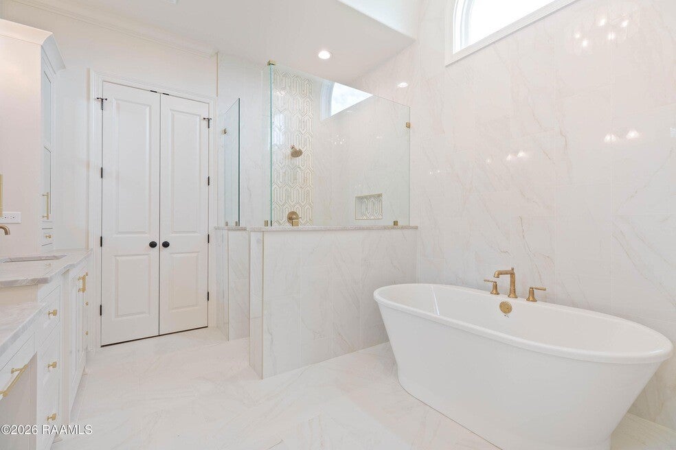 203-prague-ave-youngsville-la-27-standard.jpg