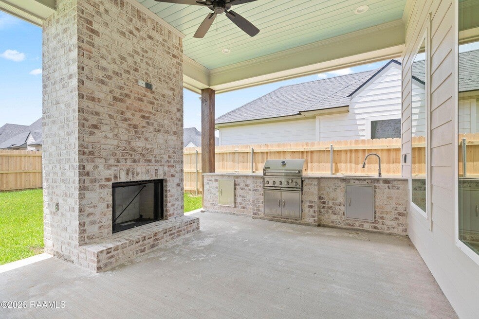 203-prague-ave-youngsville-la-33-standard.jpg