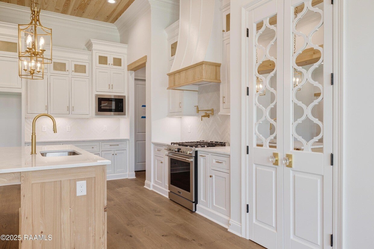 204-sabal-grove-ln-youngsville-la-8-standard.jpg