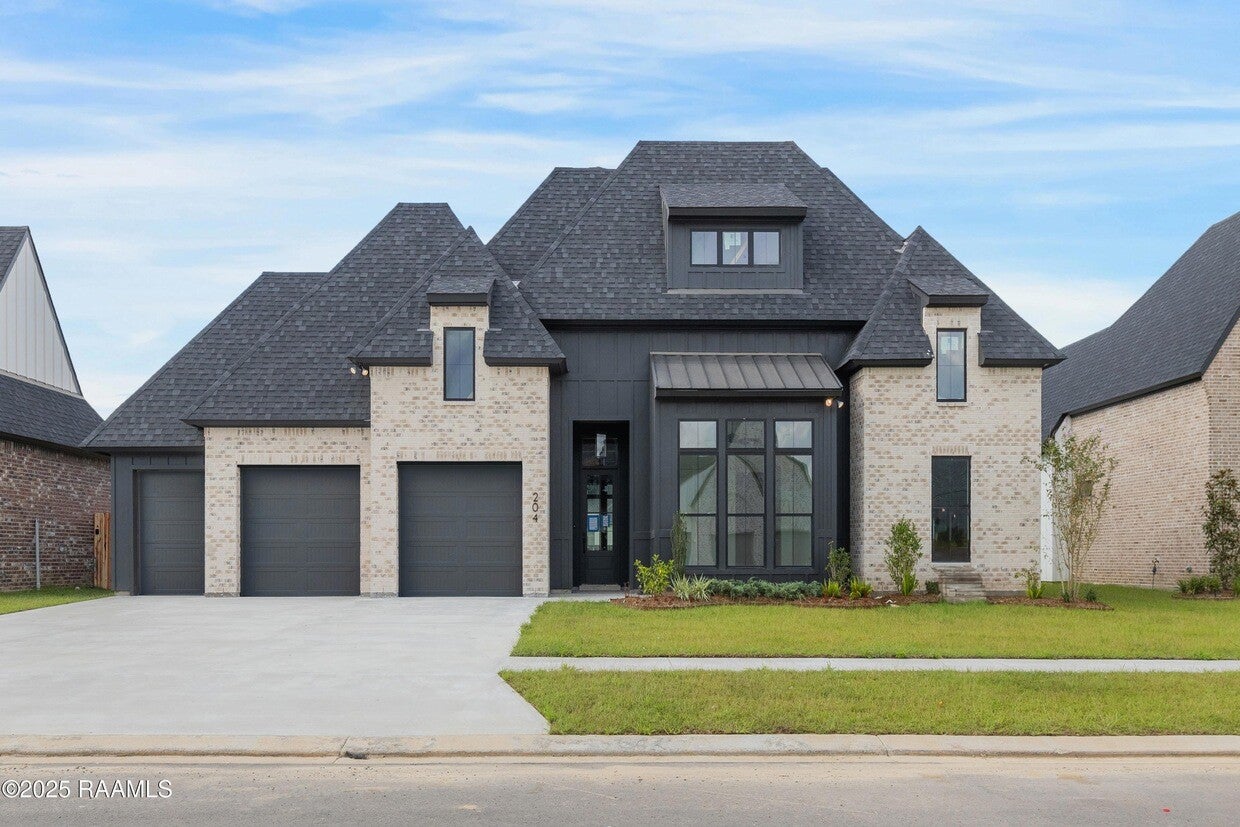 204-sabal-grove-ln-youngsville-la-primaryphoto-standard.jpg