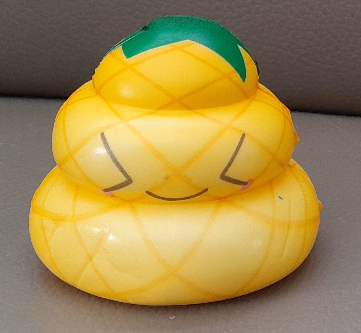 Kawaii Squishy Emoji Kakje - lachend Ananas kakje - Geel