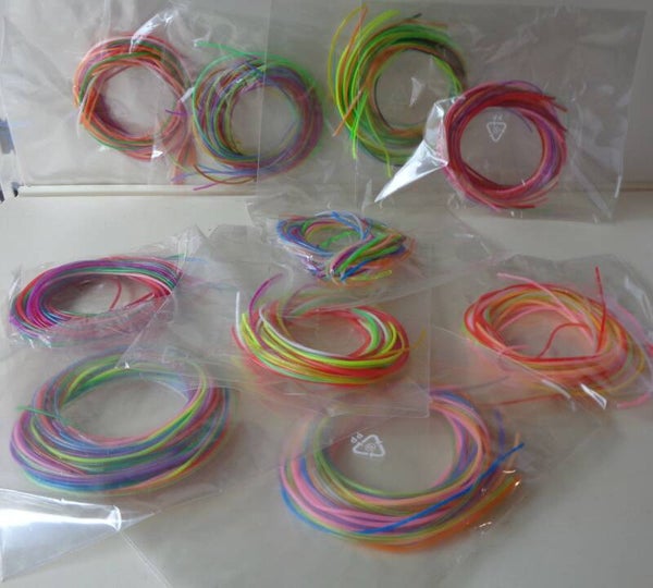 Scoubidou Draden 12 * 1 Meter in 1 zakje, per 3 zakjes