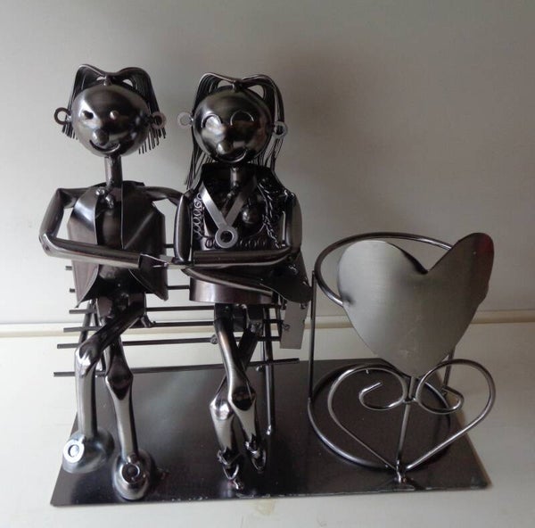 Wijnfleshouder 'Couple On Bench'