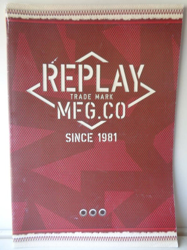 Replay Trade Mark MFG CO Since 1981 A4 Gelijnd Met Kantlijn