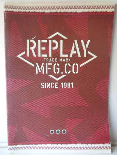 Replay Trade Mark MFG CO Since 1981 A4 Gelijnd Met Kantlijn