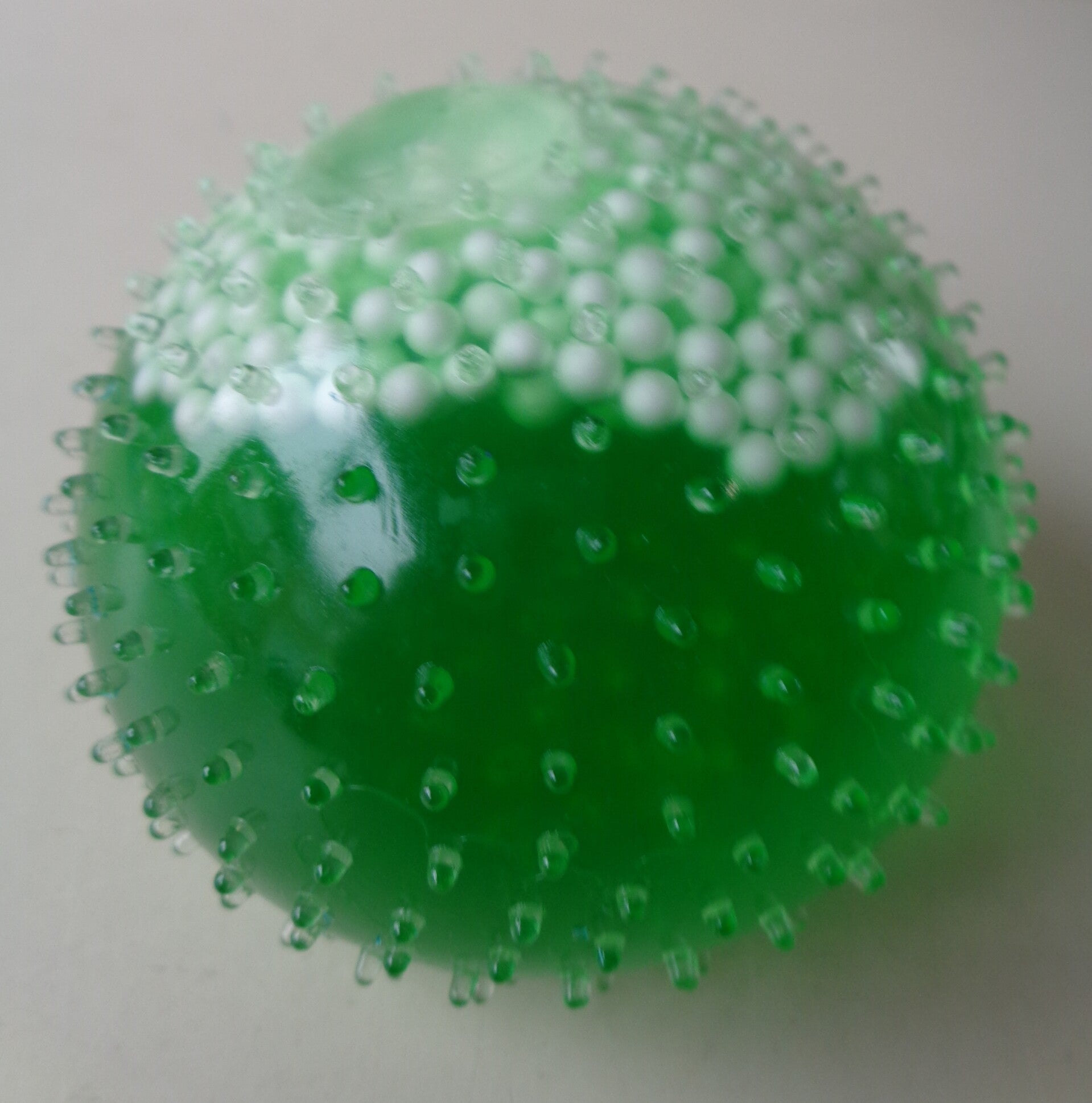 Squeeze Anti Stress Bal Met Isomo Bolletjes Groen