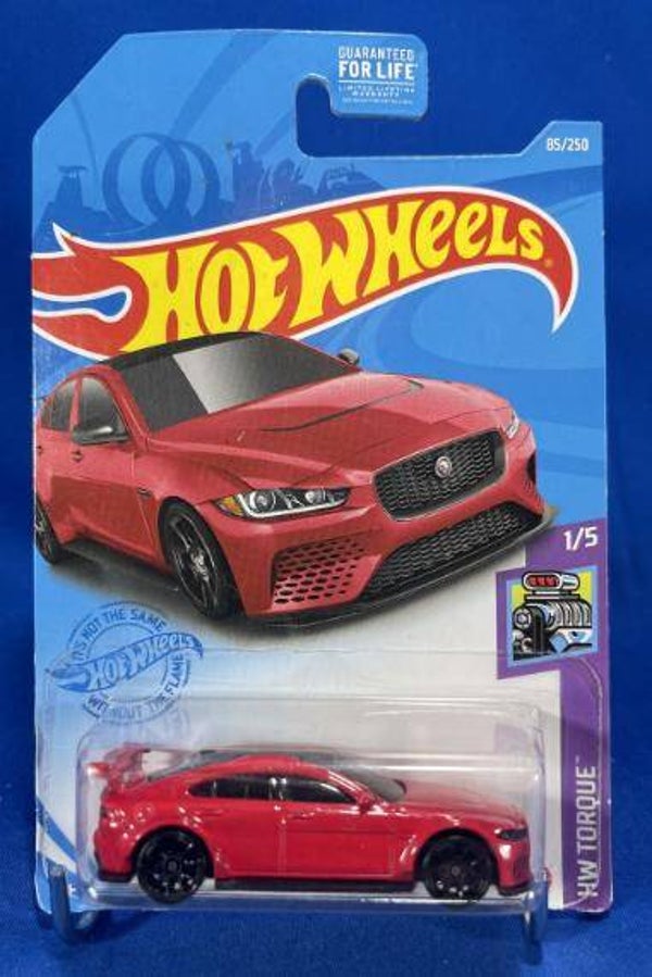 Hot Wheels HW Torque 1/5 Type Jaguar XE SV Project 8 Rood