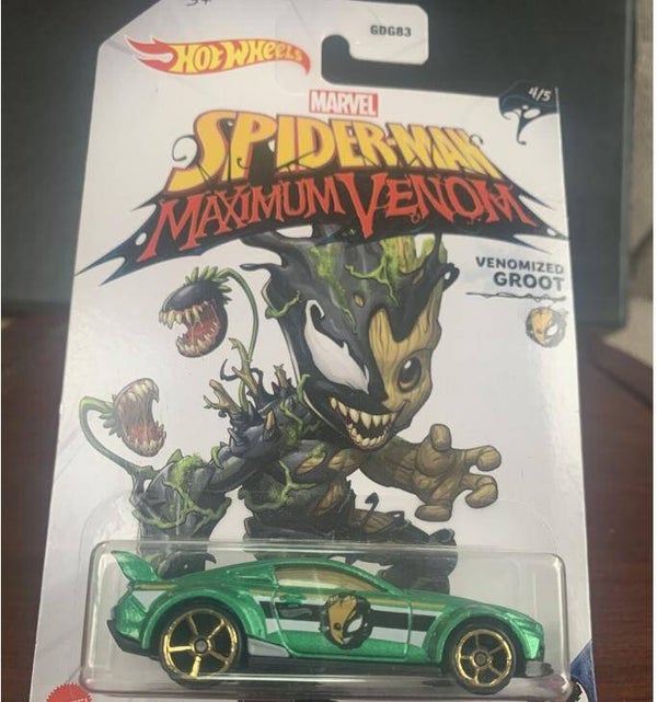 Hot Wheels Spiderman Maximum Venom Costum 15 Ford Mustang