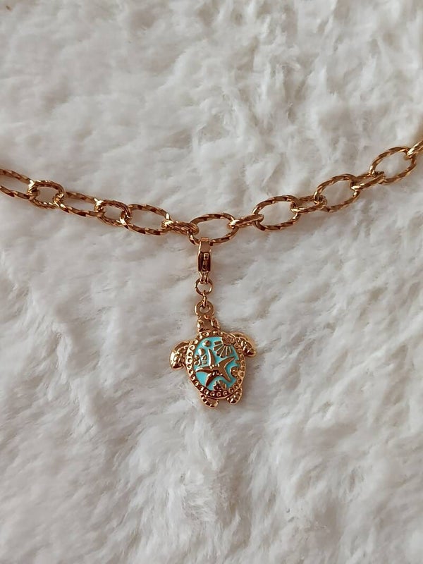 bracelet avec breloque tortue bleu