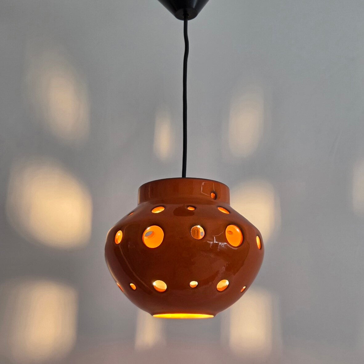 Jaren 70 hanglamp keramiek oranje