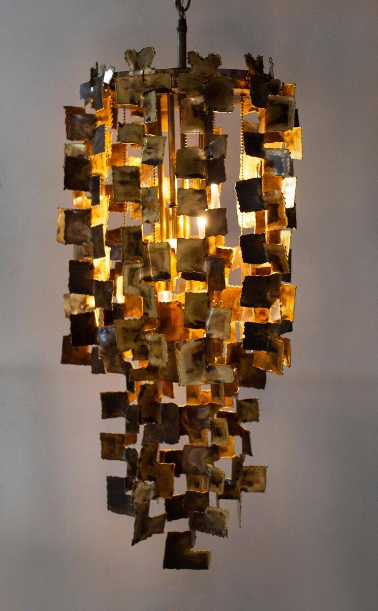 tom_greene_chandelier_6_master-standard-lxazgj.jpg
