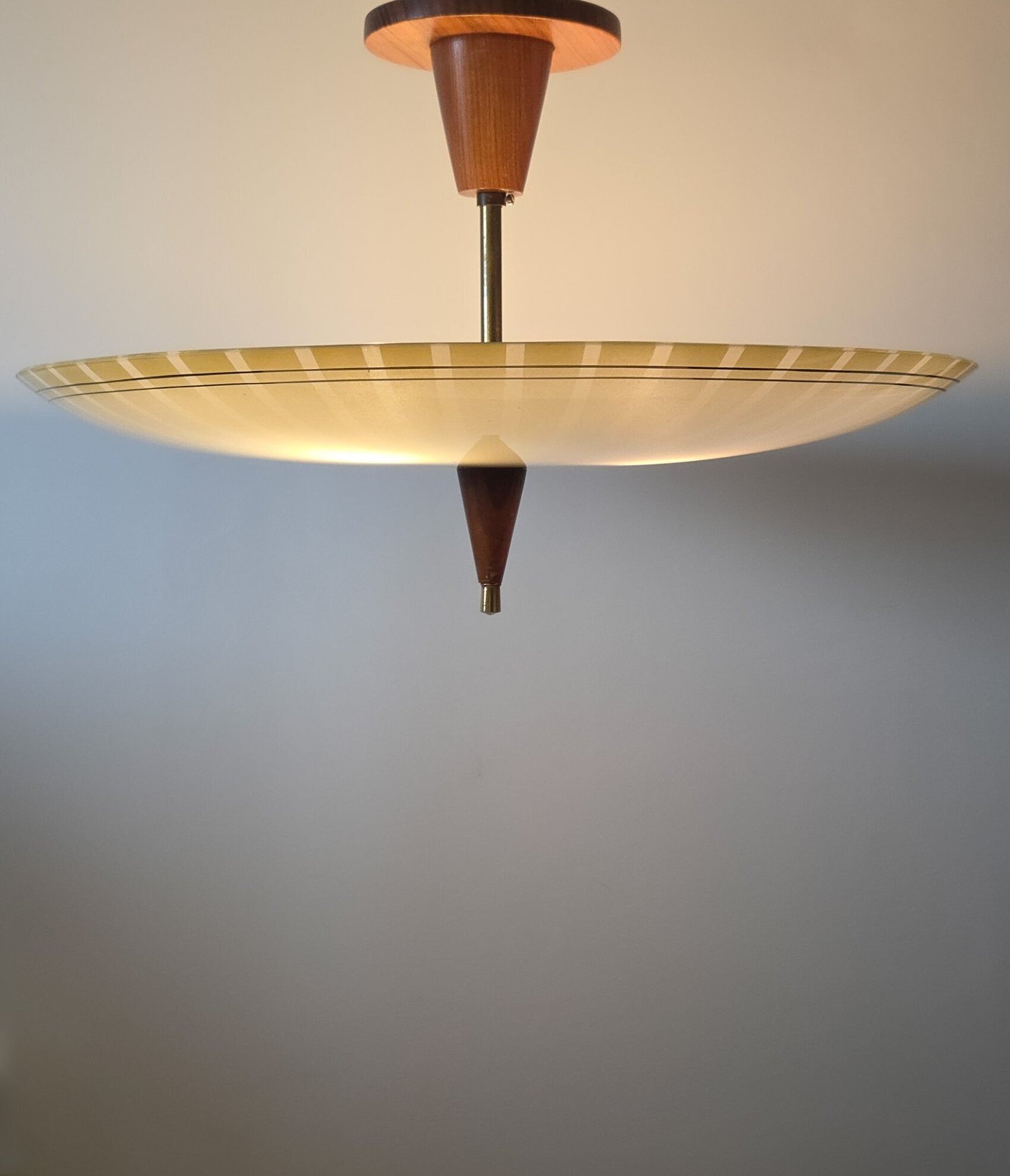 Vintage Mid-Century plafondlamp glas en hout