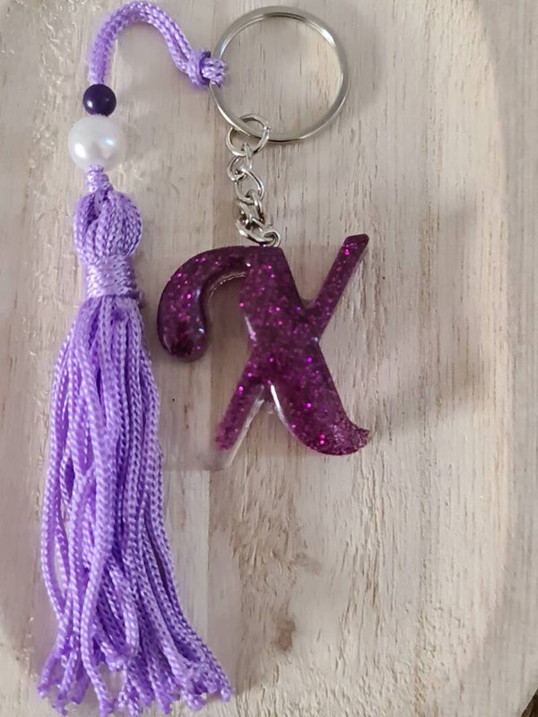 Paars hars sleutelhanger / Letter naam hars sleutelhanger