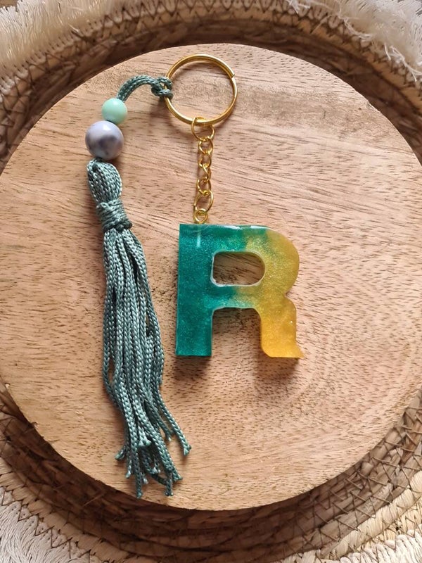 Groen en Geel sleutelhanger / Letter naam hars sleutelhanger