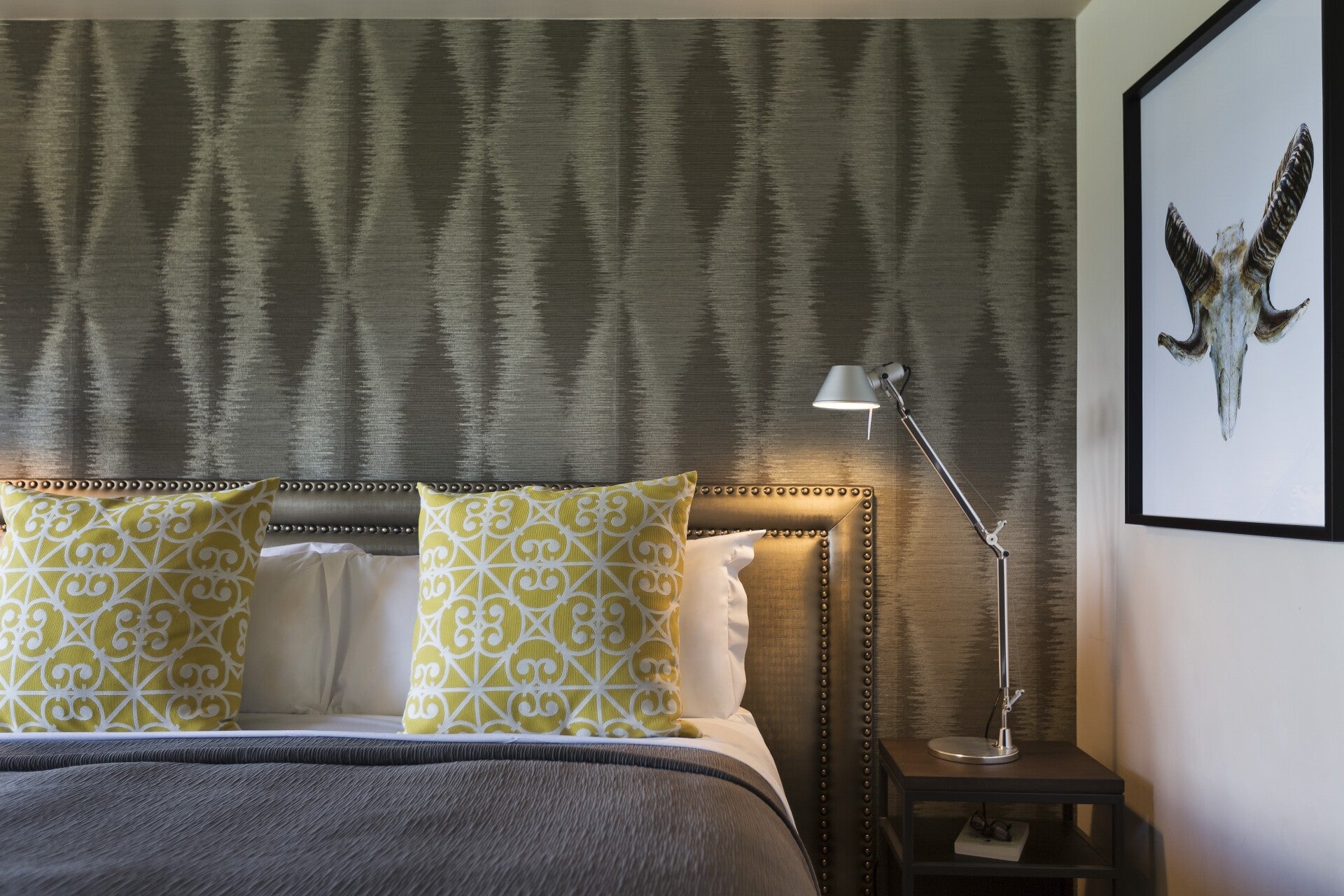 Hotel Cushion Supplier