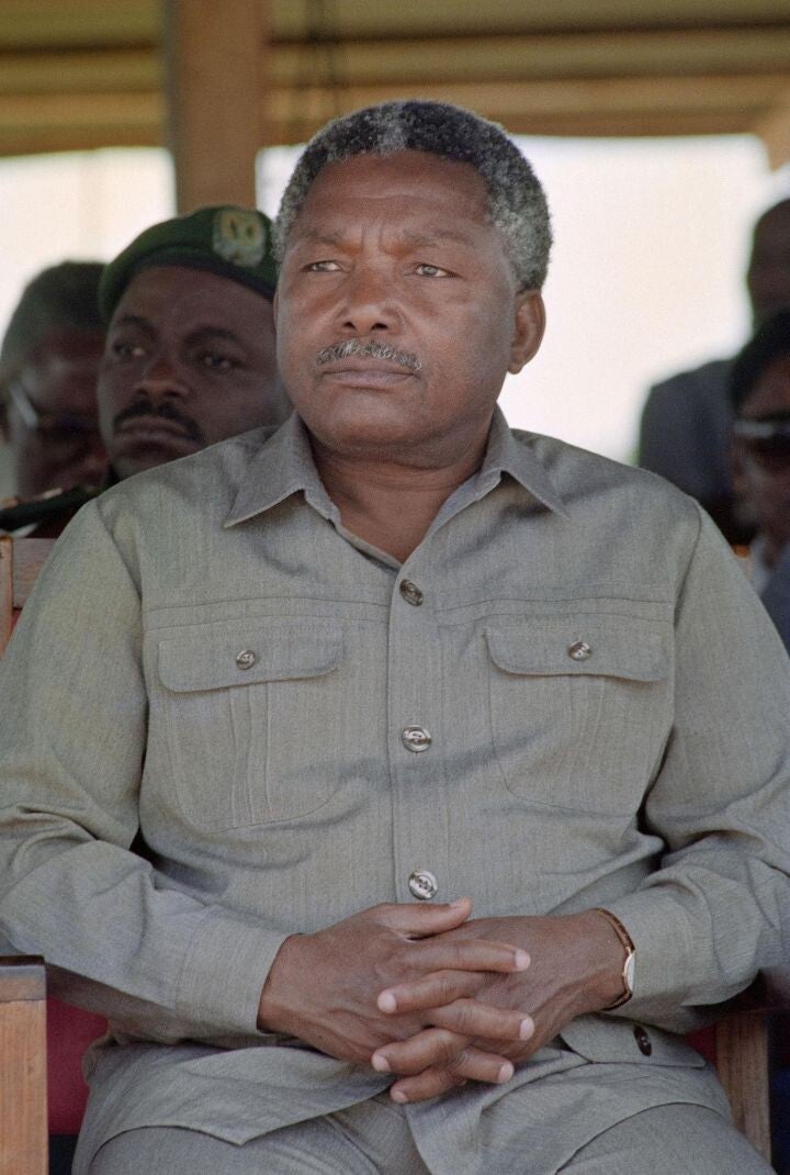 Ali Hassan Mwinyi katika tukio la kitaifa